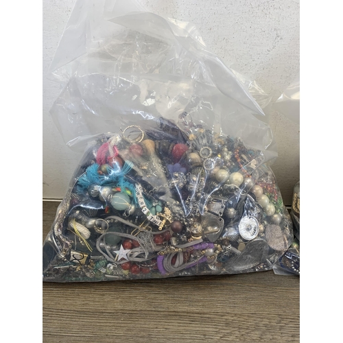 478 - Approx. 25kg of assorted costume jewellery