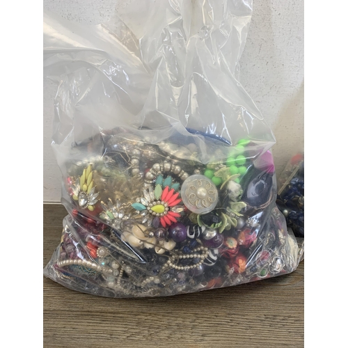 478 - Approx. 25kg of assorted costume jewellery