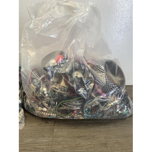 479 - Approx. 25kg of assorted costume jewellery