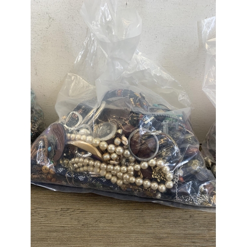 479 - Approx. 25kg of assorted costume jewellery