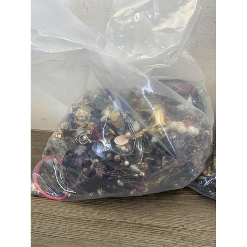 479 - Approx. 25kg of assorted costume jewellery