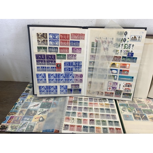 511 - Six albums containing a collection of worldwide stamps