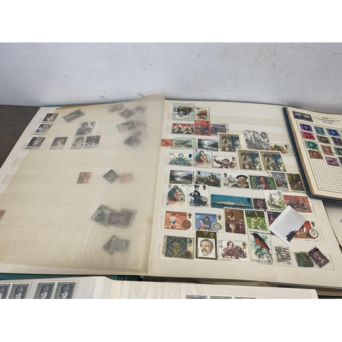 513 - Six albums containing a collection of worldwide stamps