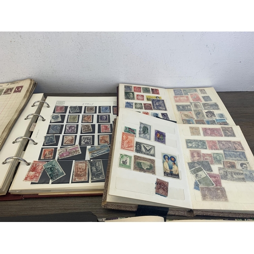 515 - Five albums and two stock books containing a collection of worldwide stamps