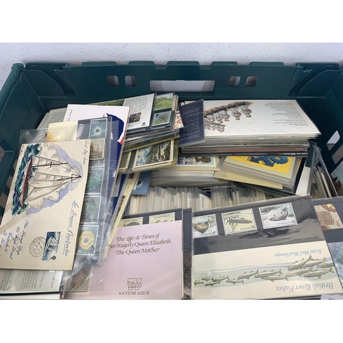 532 - A collection of first day covers, Royal Mail postcards and collectors cards