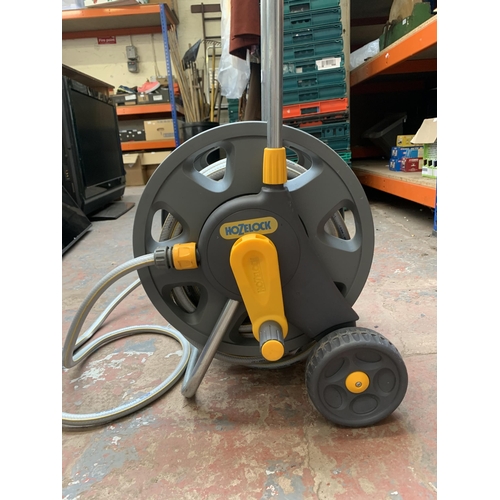 901 - A Hozelock garden hose reel