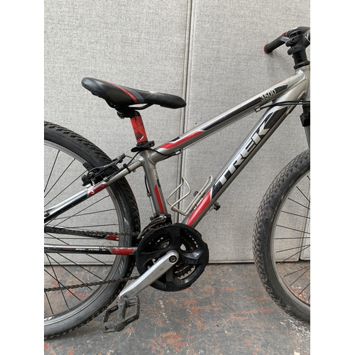 847 - A Trek 3500 3 series men's trail bike with 7 speed Shimano gear system