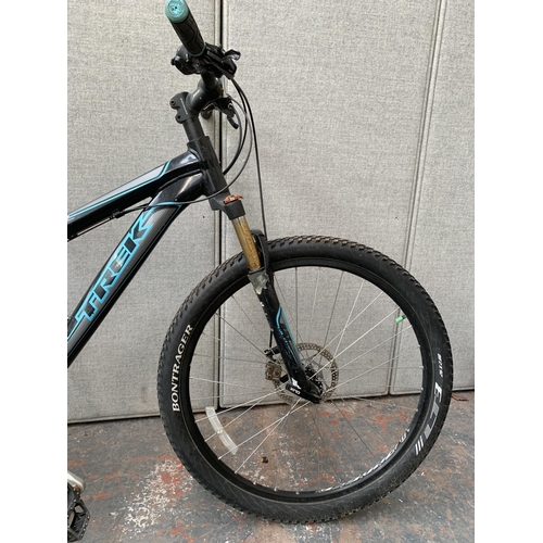 852 - A Trek Skye SL lady's mountain bike