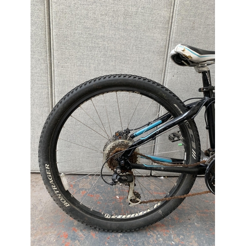 852 - A Trek Skye SL lady's mountain bike