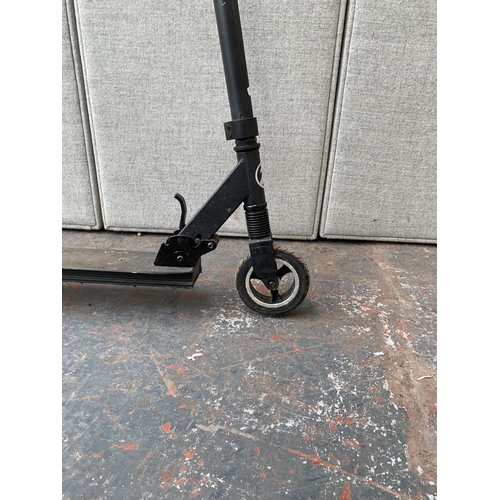 858 - A Zinc Eco electric scooter