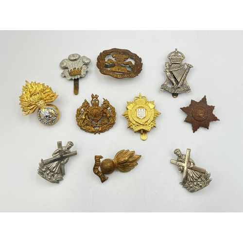 2200 - Ten military cap badges