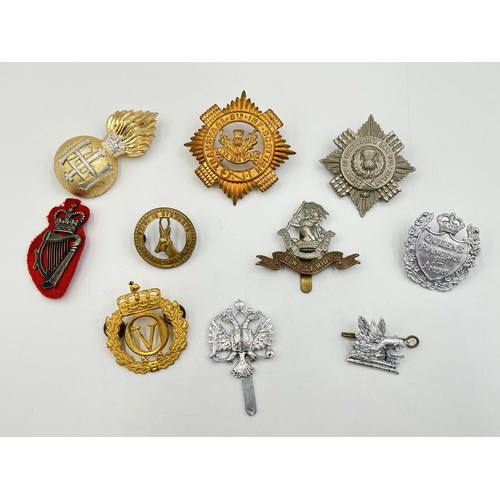 2236 - Ten military cap badges