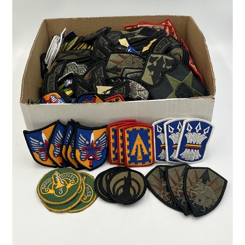 2262 - A large collection of US military cloth patches