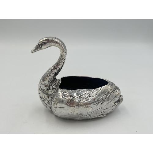 2099 - A Victorian John George Smith hallmarked London silver novelty swan shaped trinket dish, dated 1900/... 