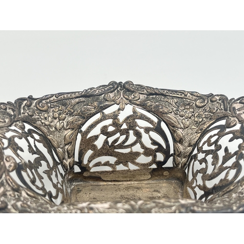 2107 - An Edwardian Colen Hewer Cheshire hallmarked Chester silver pierced trinket dish, dated 1902 - appro... 