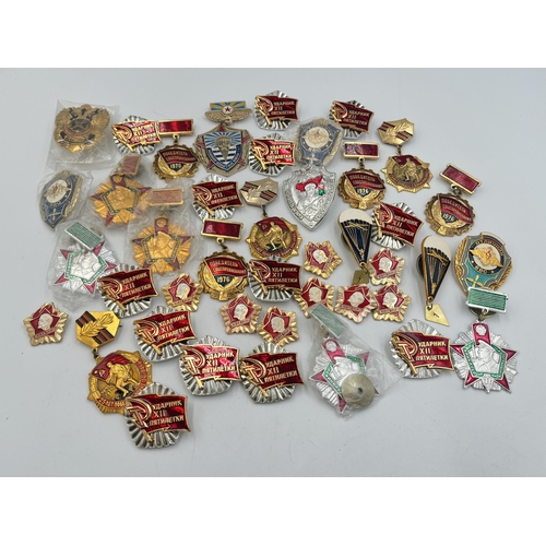 2171 - A collection of Russian badges and medals