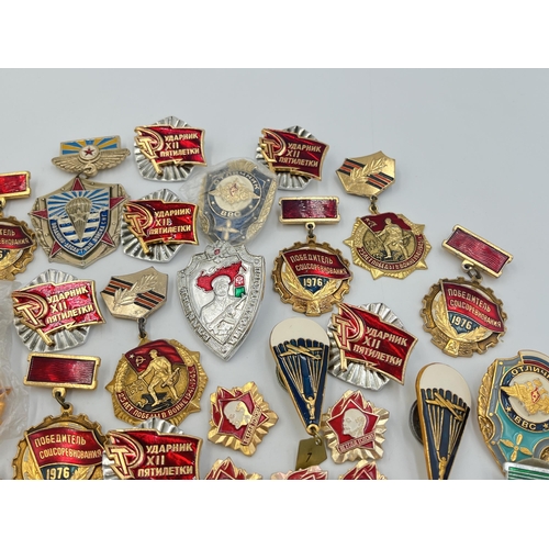 2171 - A collection of Russian badges and medals