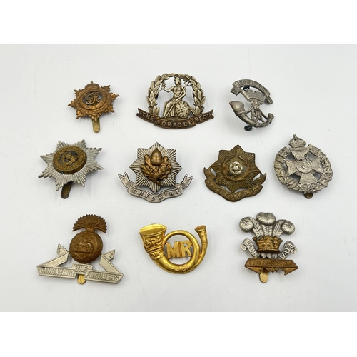 2188 - Ten military cap badges