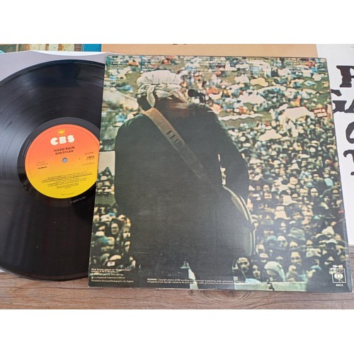 742 - A collection of LP vinyl records to include Jackson Browme, James Taylor, Neil Young, David Clayton-... 