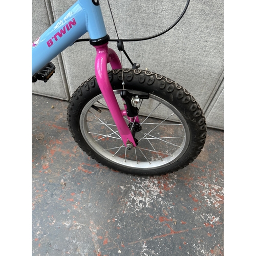 1002 - A B'Twin child's bike