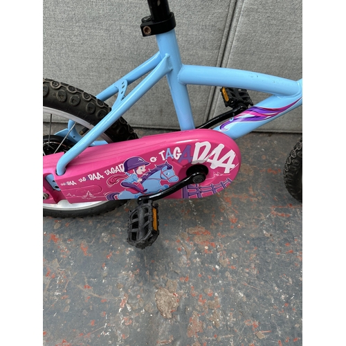 1002 - A B'Twin child's bike