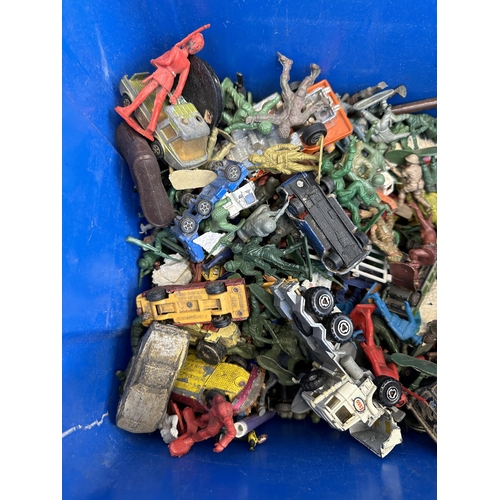 483 - A large collection of plastic toy soldiers and diecast model vehicles