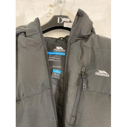 552 - A Trespass Technical Performance 50 padded outdoor jacket - size XL