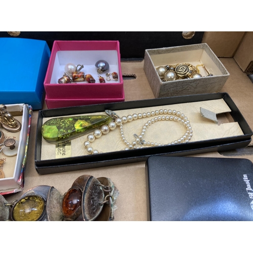 A collection of vintage costume jewellery to include boxed St. Justin ...