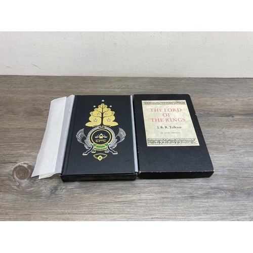 565 - A 1976 The Lord of the Rings De Luxe Edition with India paper hardback book and slip case - The Fell... 