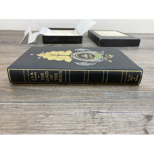 565 - A 1976 The Lord of the Rings De Luxe Edition with India paper hardback book and slip case - The Fell... 