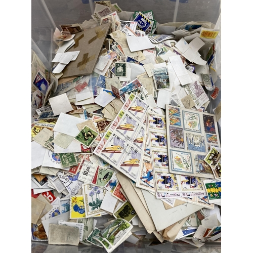 581 - A large collection of antique and later worldwide stamps