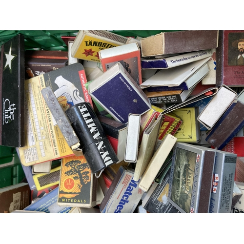 582 - A collection of vintage matchboxes