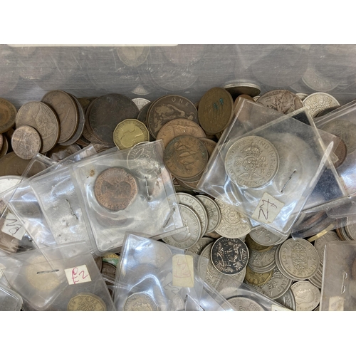 585 - A collection of British coins