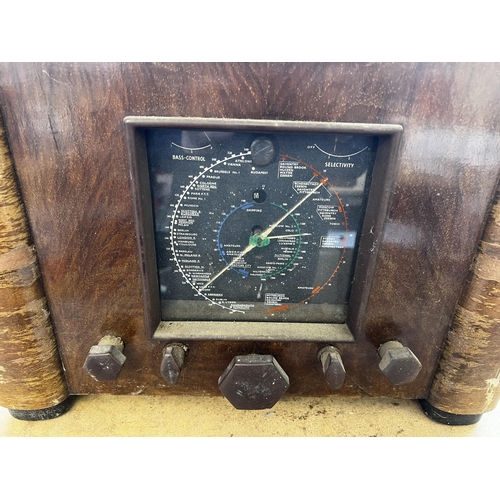 807 - A late 1930s Radio Gramophone Development Co. Ltd. R.G.D. 623 four-valve table top radio