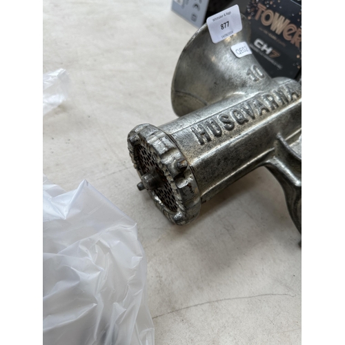 877 - A Husqvarna 10 meat grinder/mincer