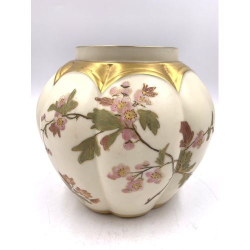 336 - A Royal Worcester Blush Ivory 1313 potpourri jar - approx. 15cm high