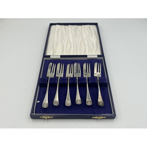 2209 - A cased set of six Angora hallmarked Birmingham silver A. J. Bailey cake forks, dated 1925 - approx.... 