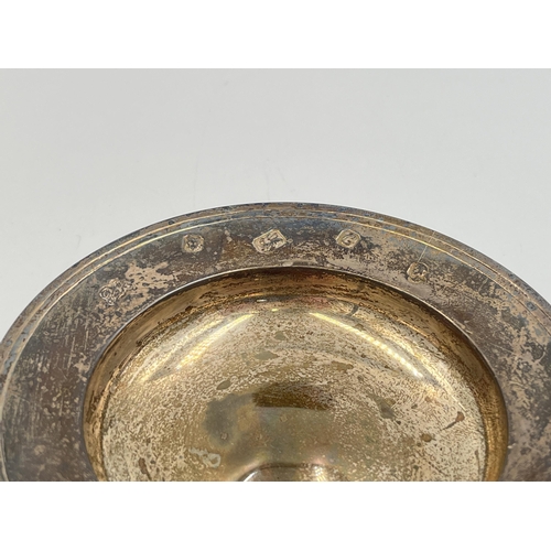 2213 - A hallmarked London silver circular presentation trinket dish, dated 1977 - approx. gross weight 86g... 