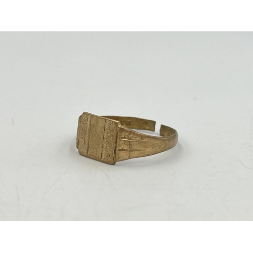 2252 - A hallmarked 9ct gold signet ring - approx. gross weight 3.3g