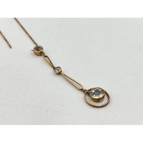 2253 - An early 20th century 9ct gold aquamarine set pendant necklace - approx. gross weight 2.9g