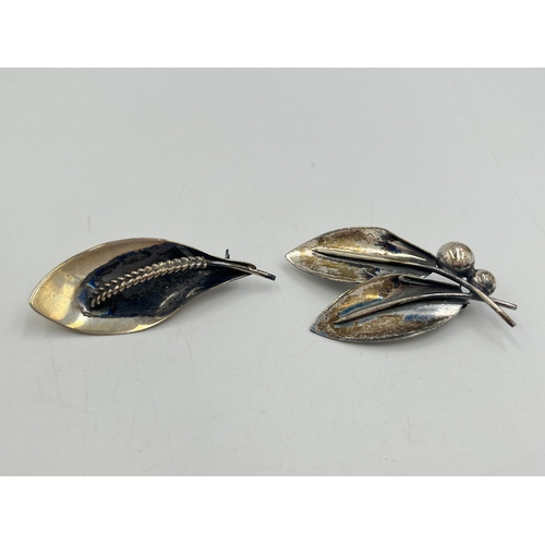 2264 - Two Carl Ove Frydensberg Denmark sterling silver leaf brooches - approx. gross weight 9.4g