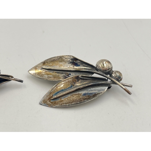 2264 - Two Carl Ove Frydensberg Denmark sterling silver leaf brooches - approx. gross weight 9.4g