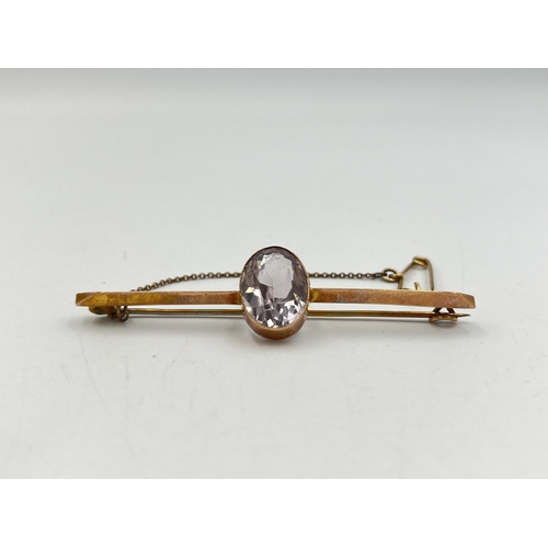 2280 - A 9ct gold gemstone set brooch - approx. gross weight 3.7g