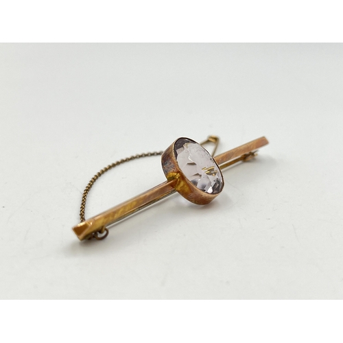 2280 - A 9ct gold gemstone set brooch - approx. gross weight 3.7g