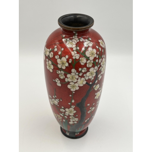 2307 - A Japanese Meiji period Akasuke Ginbari cloisonné vase with character mark to base - approx. 20cm hi... 