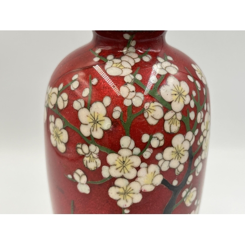 2307 - A Japanese Meiji period Akasuke Ginbari cloisonné vase with character mark to base - approx. 20cm hi... 