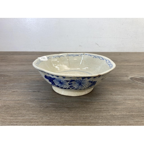 425 - Ten 19th century Chinese blue and white porcelain bowls - largest approx. 20cm diameter