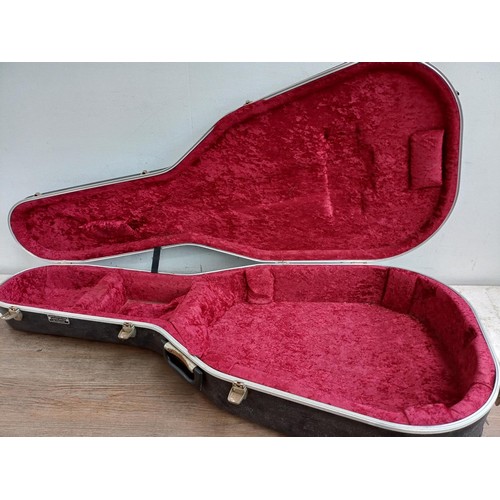 840 - A Hiscox Liteflite Cases acoustic guitar hard case