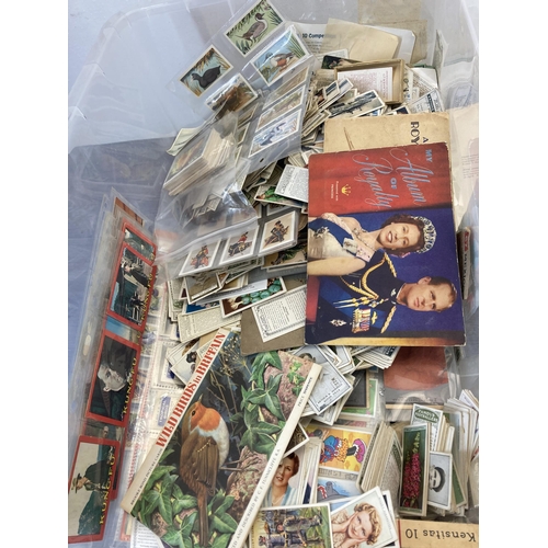 622 - A large collection of vintage collector's cards and silks to include John Player & Sons, Wills's Cig... 