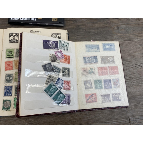 625 - Six albums containing a collection of worldwide stamps